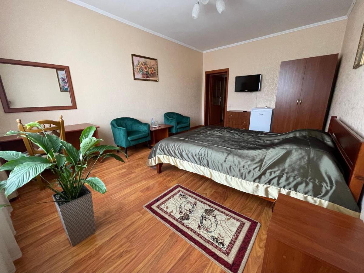 Hotel Yunist Ivano-Frankivsk Exteriér fotografie