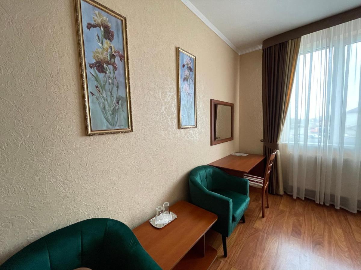 Hotel Yunist Ivano-Frankivsk Exteriér fotografie